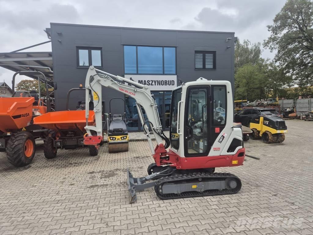Takeuchi TB225 V0B Miniexcavadoras
