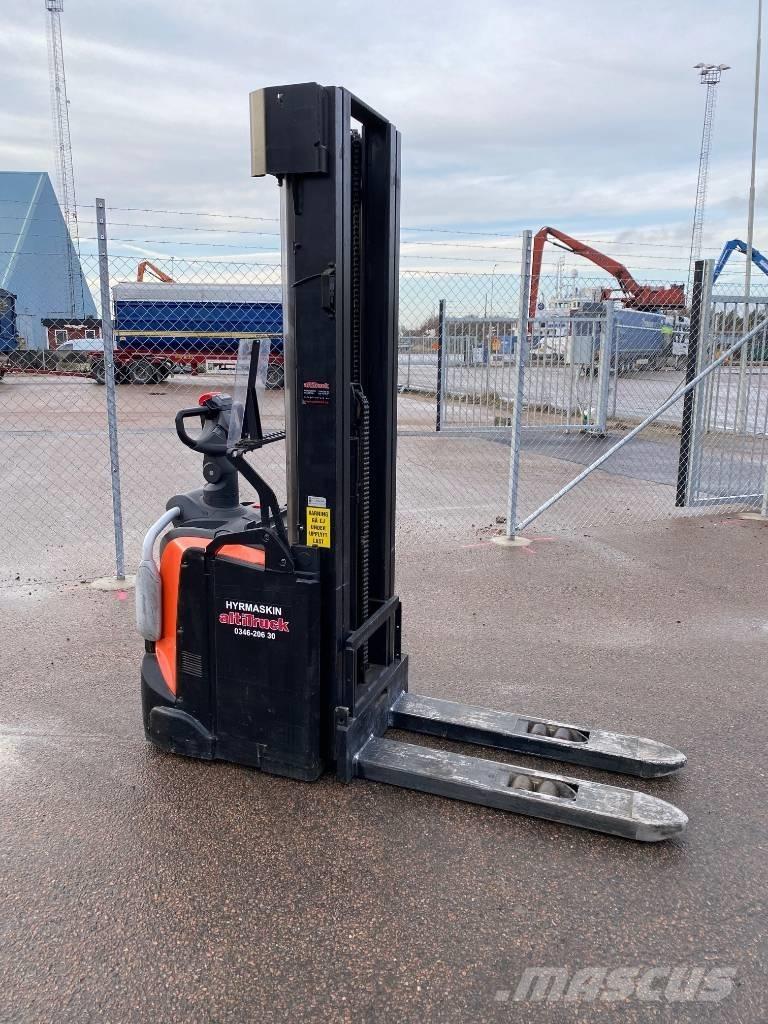 Toyota BT SPE 140 Montacargas manual