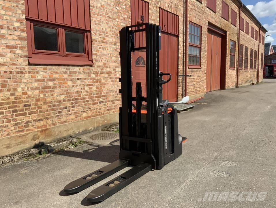 Toyota SPE 120 L Montacargas manual