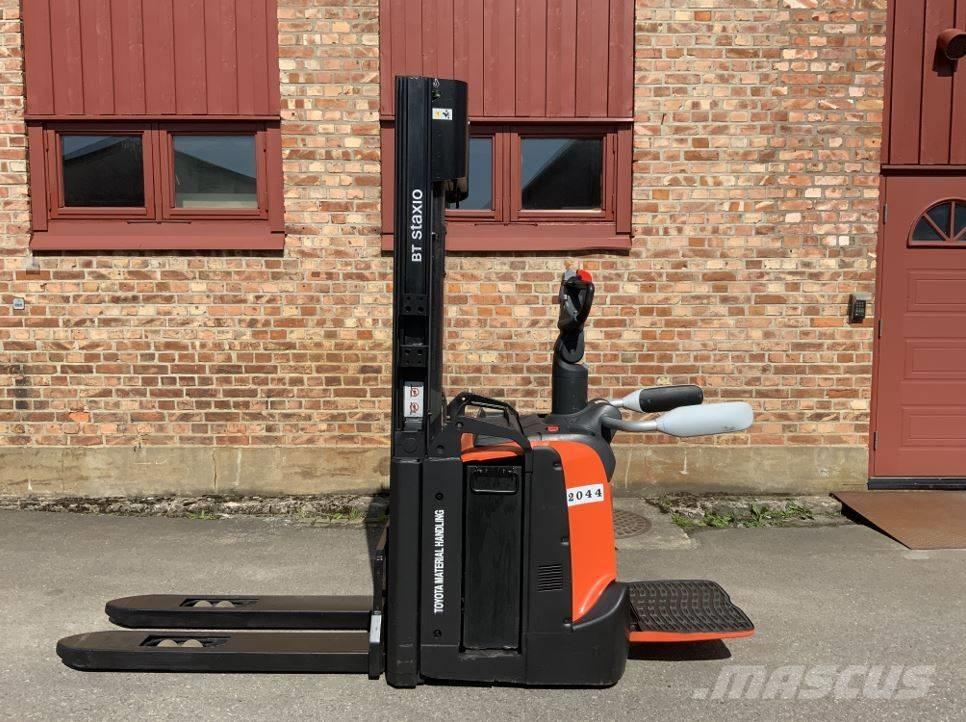 Toyota SPE 120 L Montacargas manual