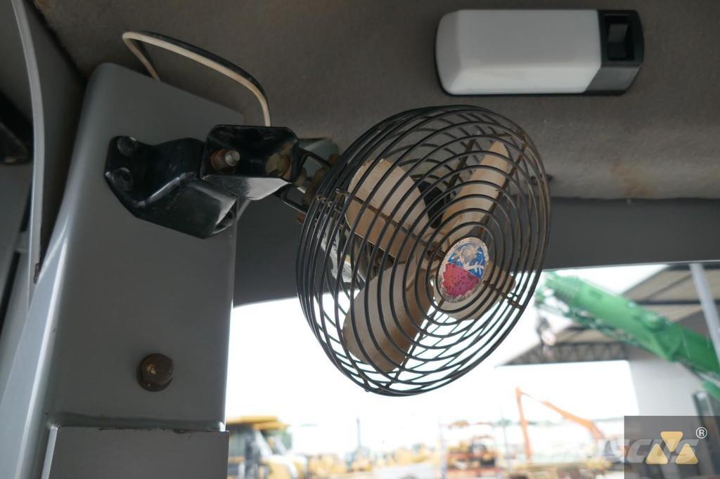 CAT 140M Niveladoras