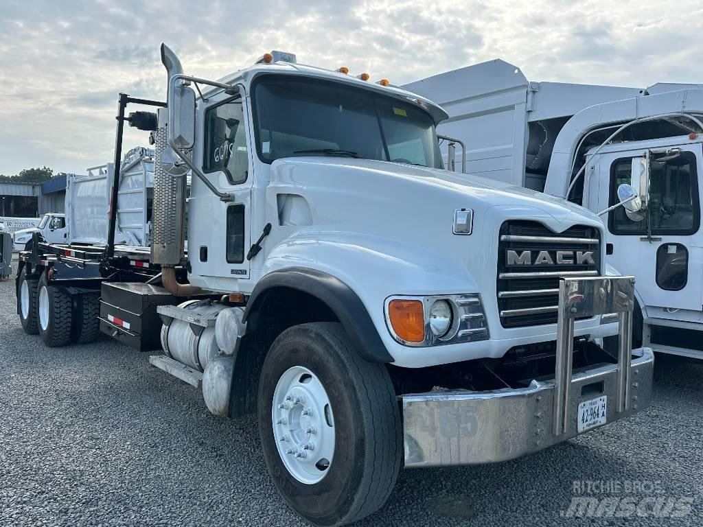 Mack CV 713 Camiones desmontables