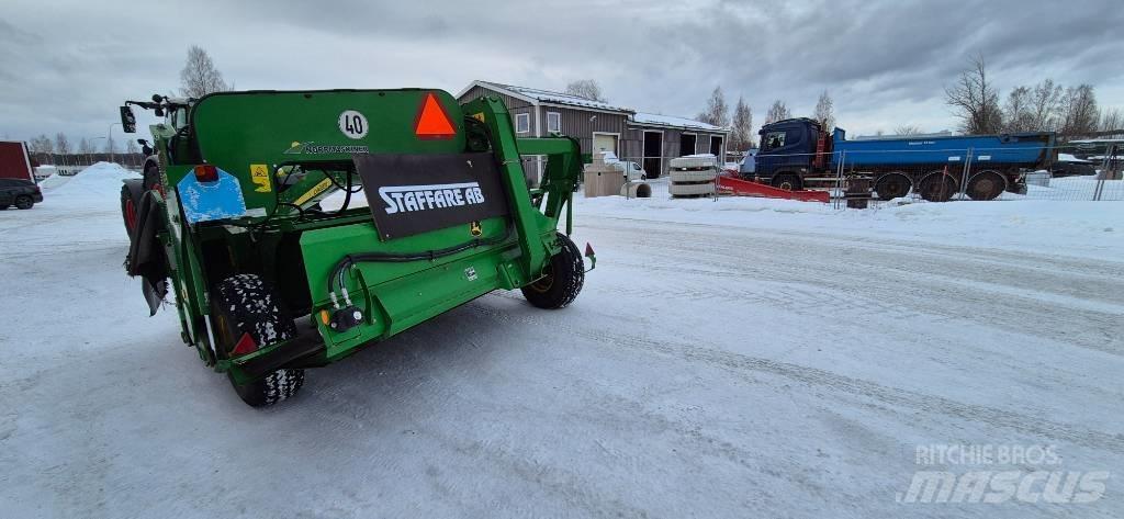 John Deere 835 Segadoras acondicionadoras