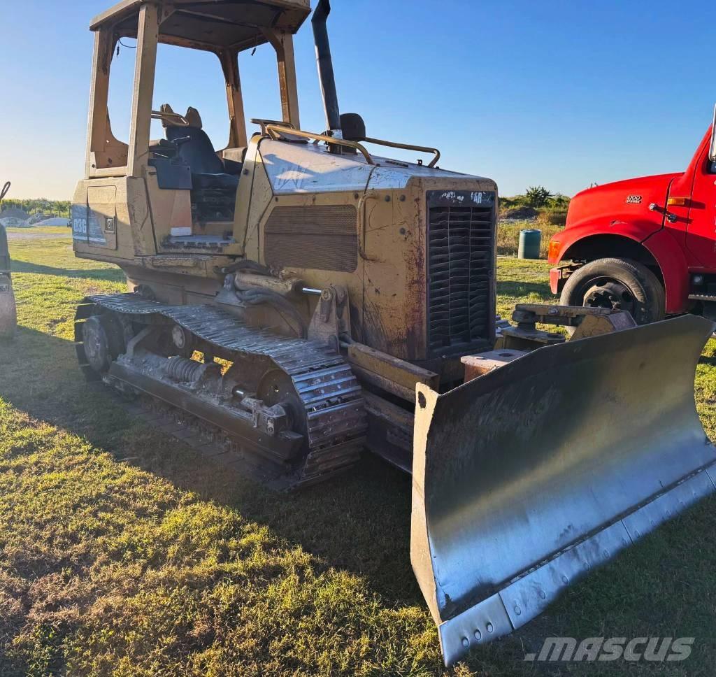CAT D 3 G Buldozer sobre oruga