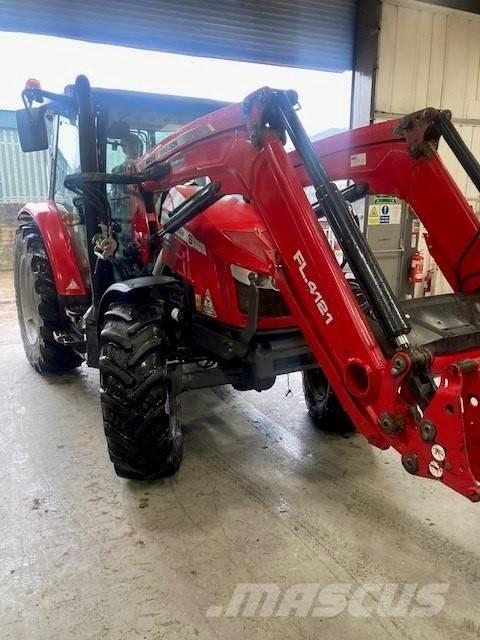 Massey Ferguson 5710 Tractores