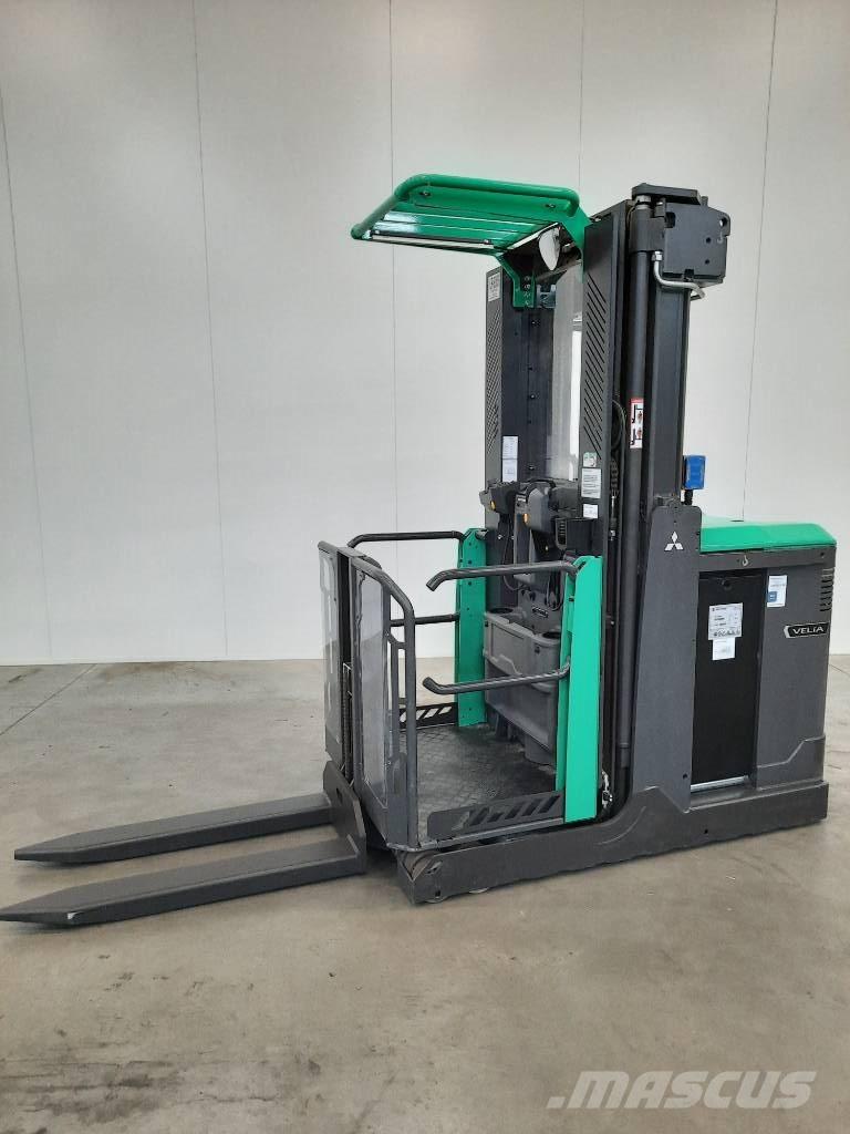 Mitsubishi OPBM10P Montacargas recogepedidos de gran altura