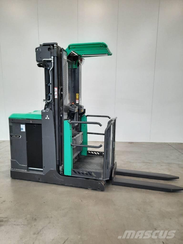 Mitsubishi OPBM10P Montacargas recogepedidos de gran altura