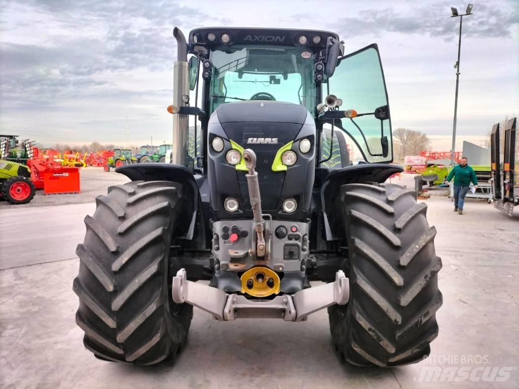 CLAAS Axion 810 Tractores