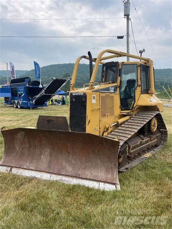 CAT D5N Buldozer sobre oruga