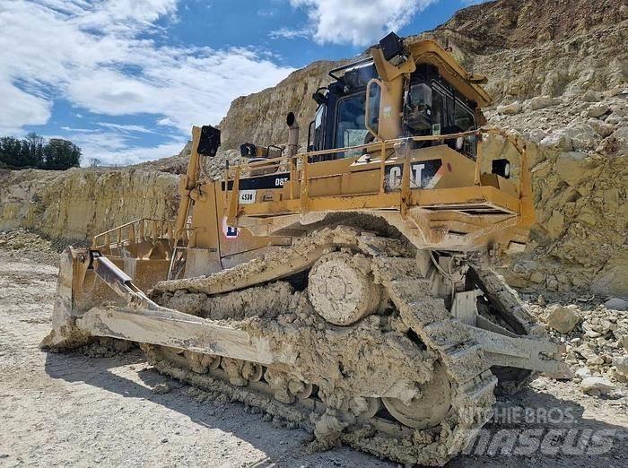 CAT D8T Buldozer sobre oruga