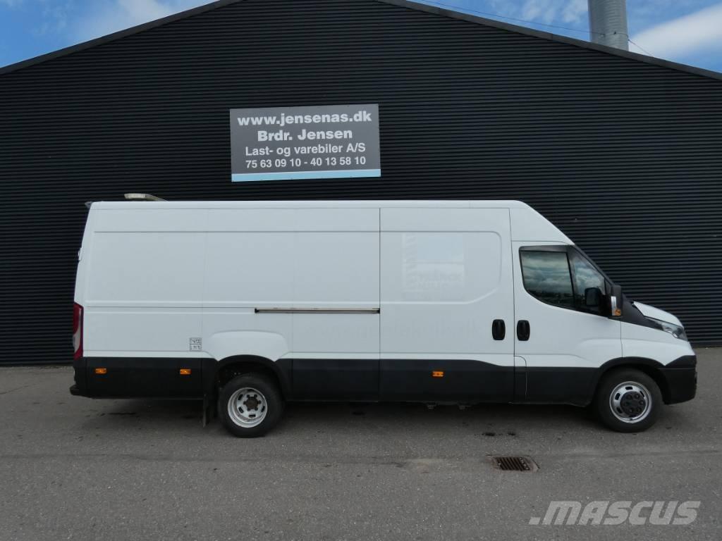 Iveco 35C21 Camiones con caja de remolque