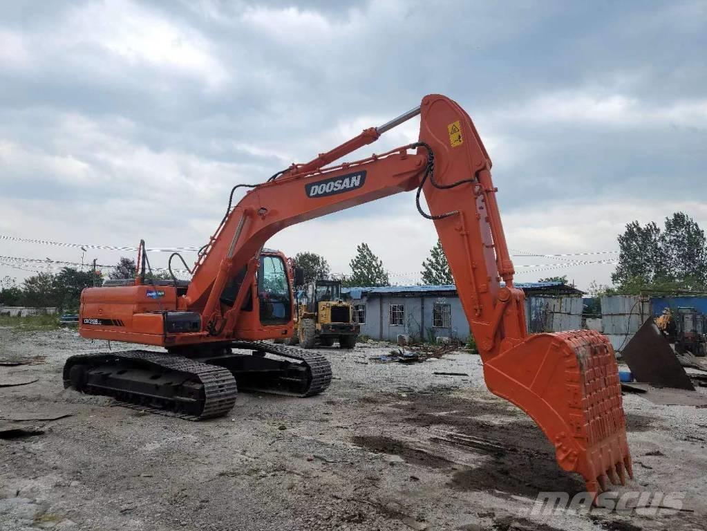 Doosan DX 225 LC Excavadoras sobre orugas