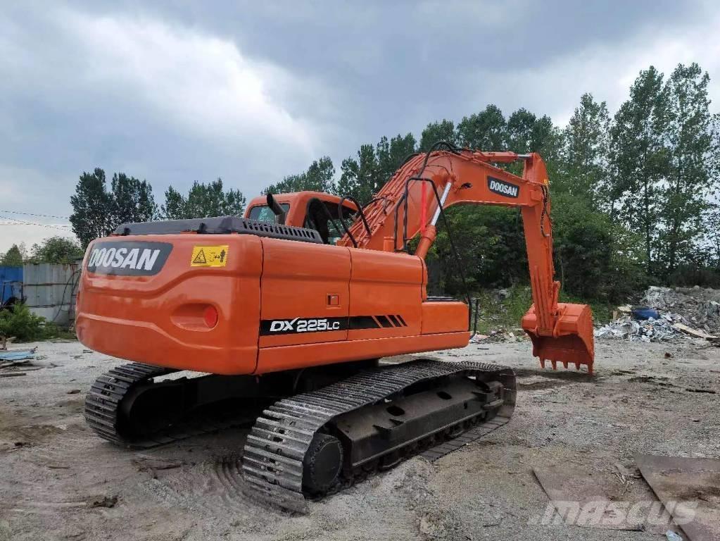 Doosan DX 225 LC Excavadoras sobre orugas