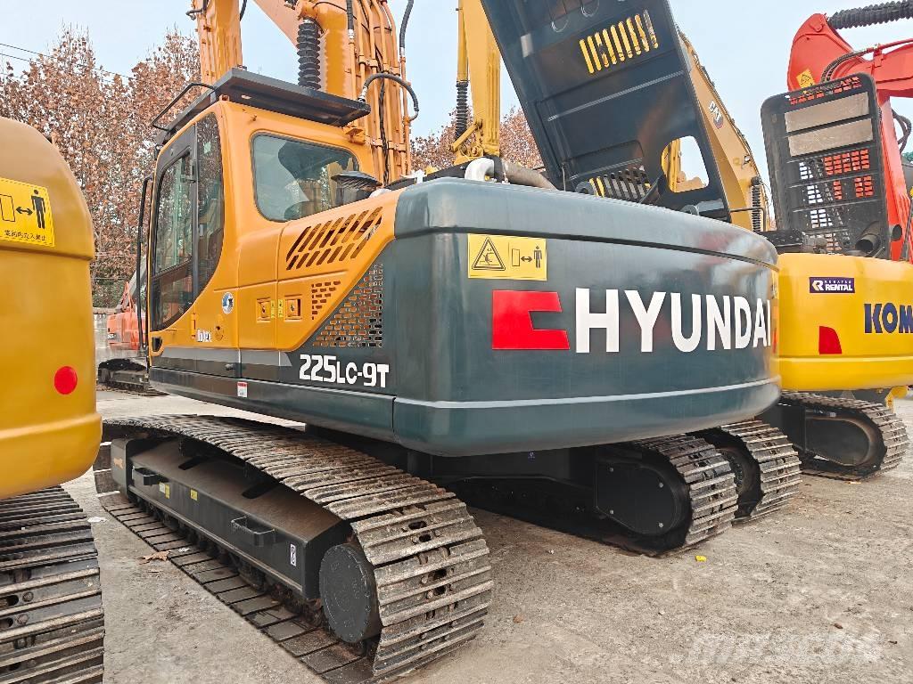 Hyundai 225LC—9T Excavadoras sobre orugas