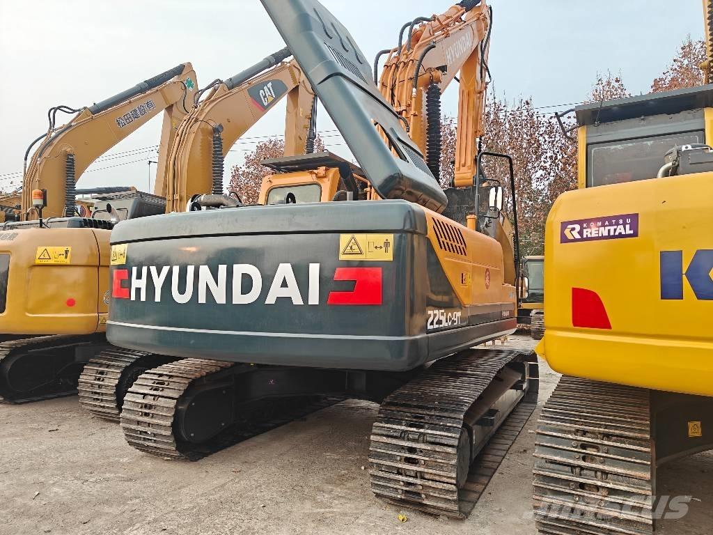 Hyundai 225LC—9T Excavadoras sobre orugas