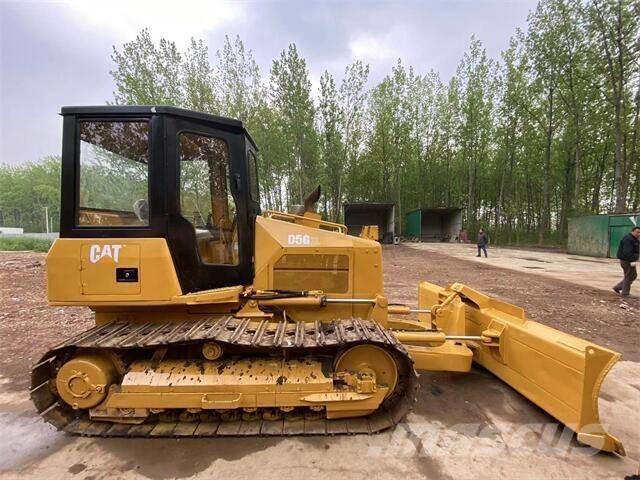 CAT D5G Buldozer sobre oruga