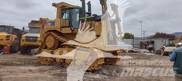 CAT D8T Buldozer sobre oruga