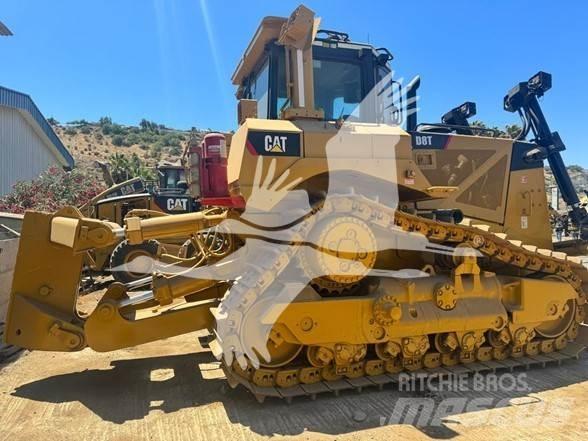 CAT D8T Buldozer sobre oruga