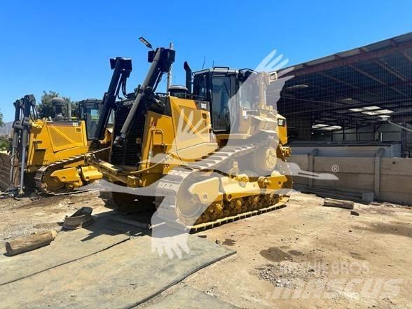 CAT D8T Buldozer sobre oruga