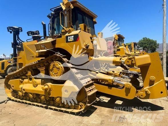 CAT D8T Buldozer sobre oruga