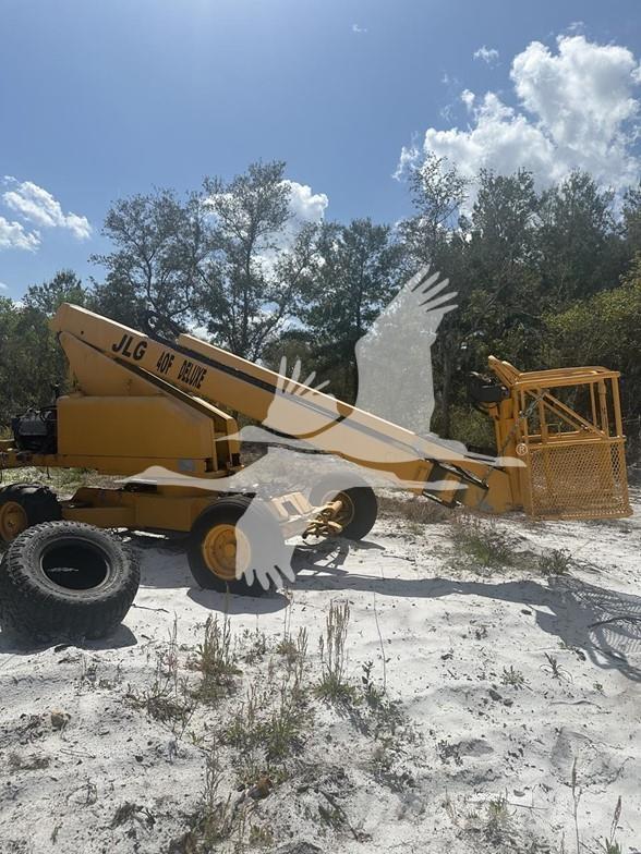 JLG 40F Plataformas con brazo de elevación manual