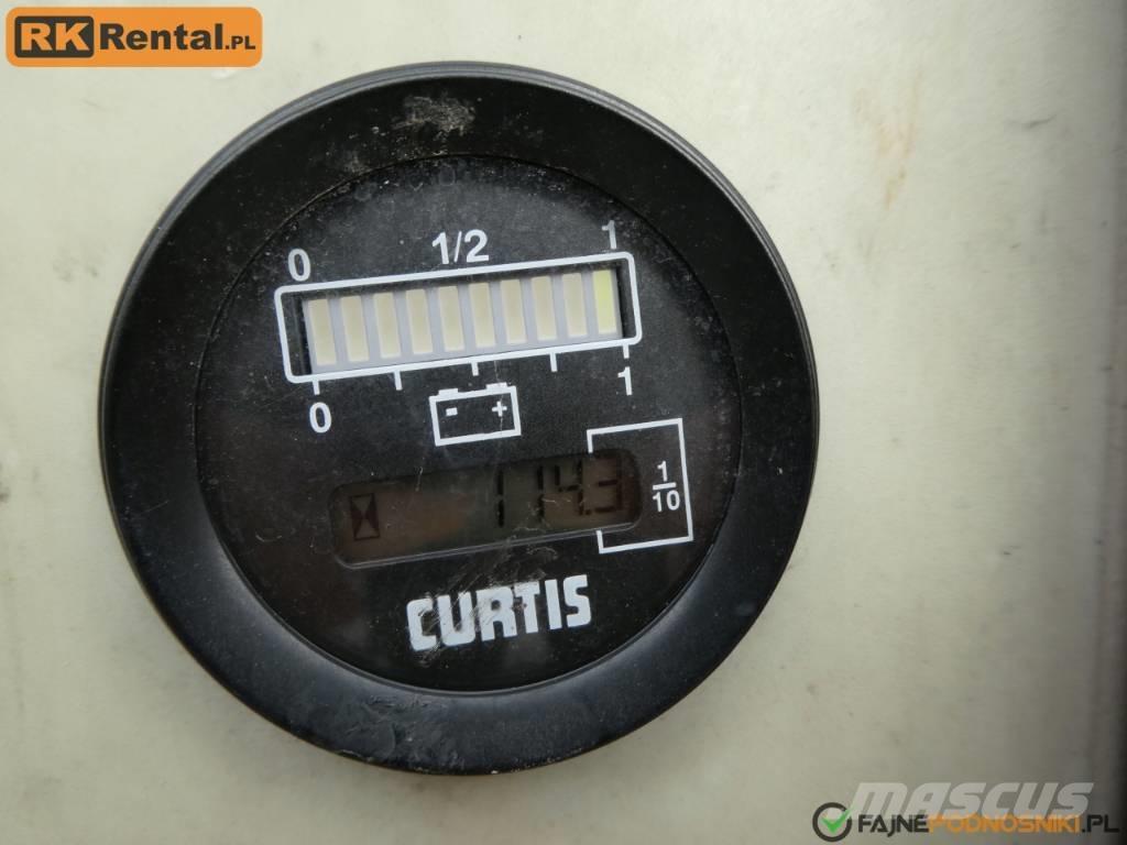 Manitou 150 AET 2 Plataformas con brazo de elevación manual