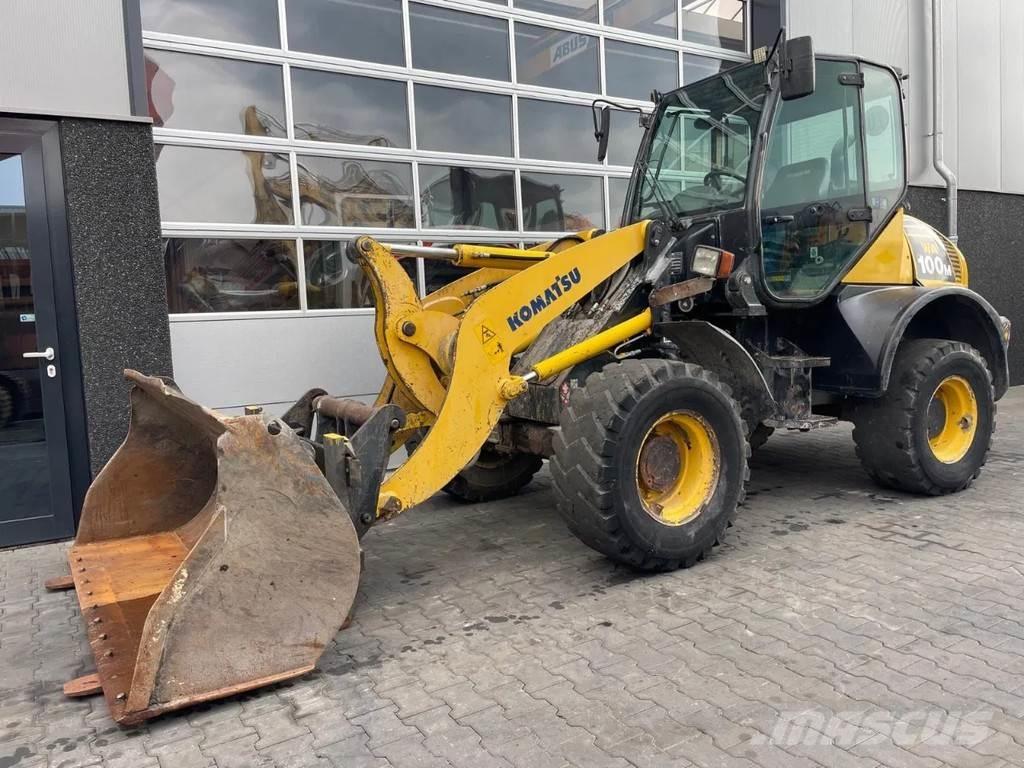 Komatsu WA100 Cargadoras sobre ruedas