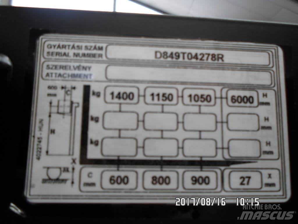 Yale MR14 Montacargas de alcance de gran altura