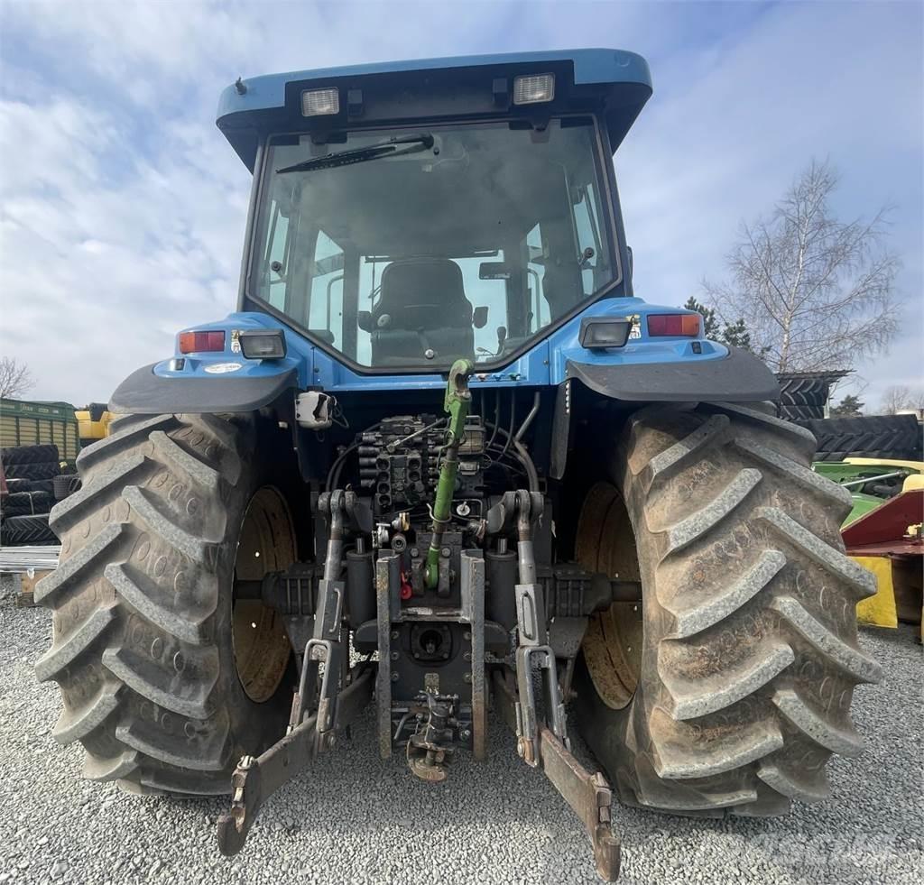 New Holland 8670 Tractores