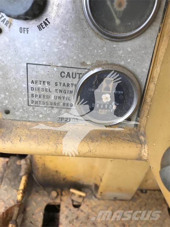 CAT D6C Buldozer sobre oruga