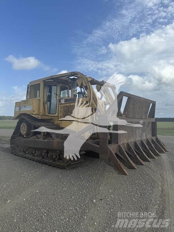 CAT D8R Buldozer sobre oruga