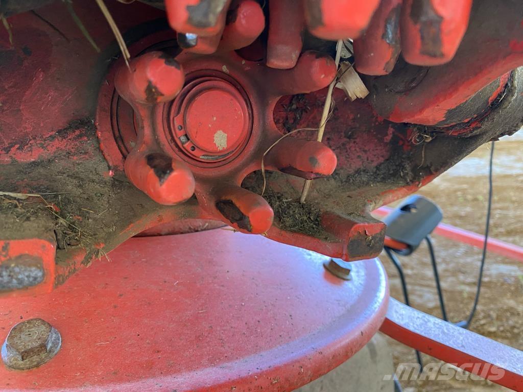 Kuhn GF 6502 Rastrilladoras y rastrilladoras giratorias