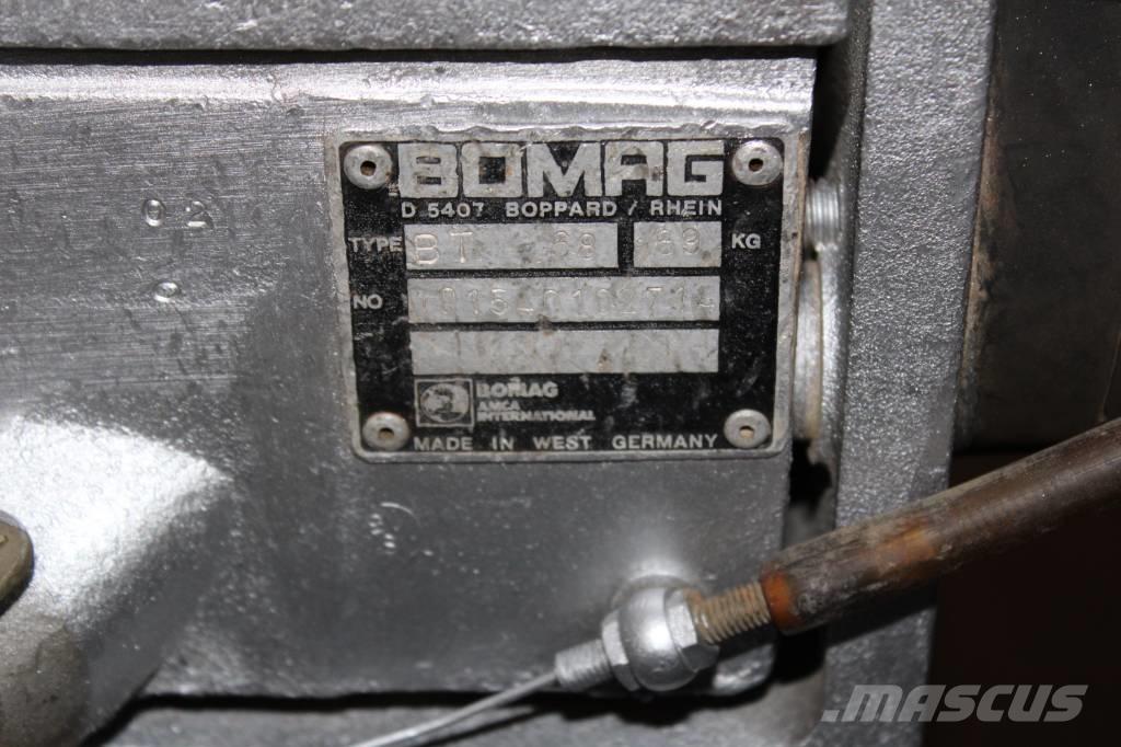 Bomag BT 68 Placas compactadoras