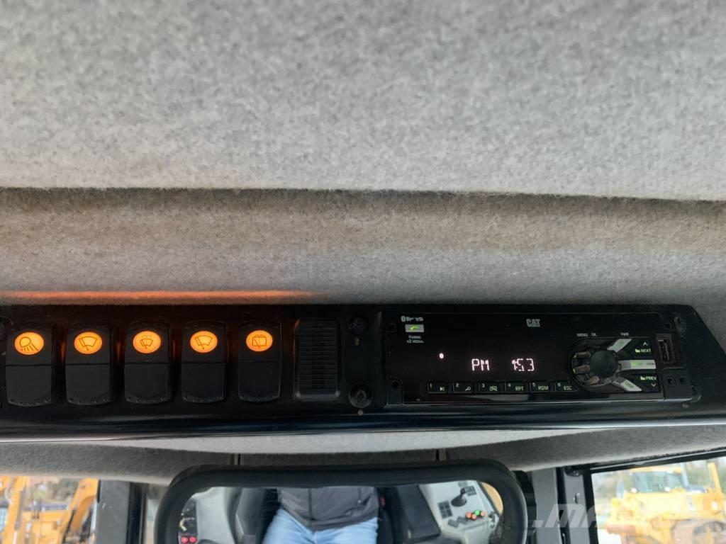 CAT D 6 N XL Buldozer sobre oruga