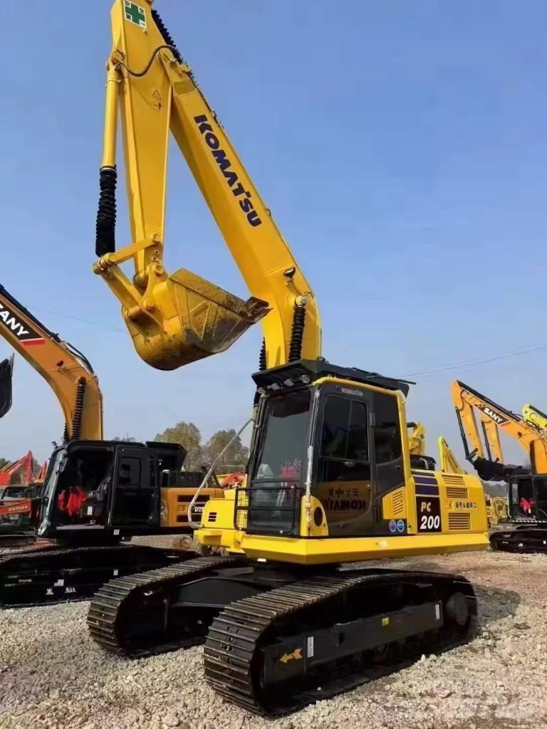 Komatsu PC 200 Excavadoras sobre orugas