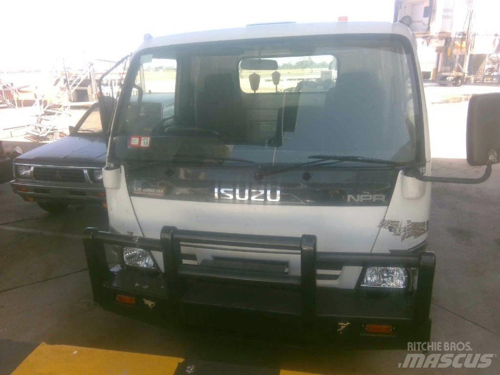 Isuzu NPR Camiones cisternas