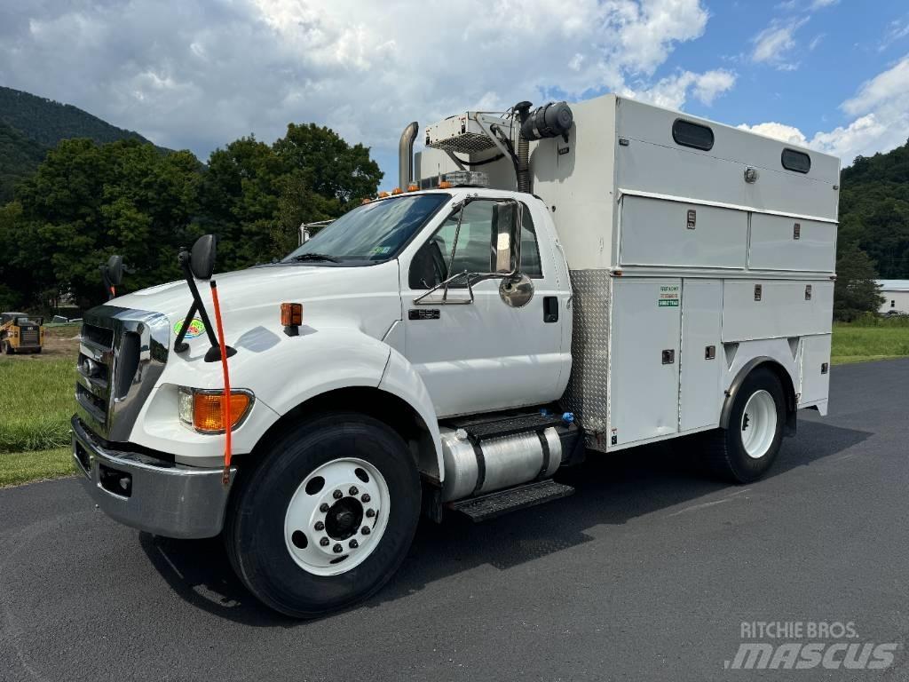 Ford F 650 Caja abierta/laterales abatibles