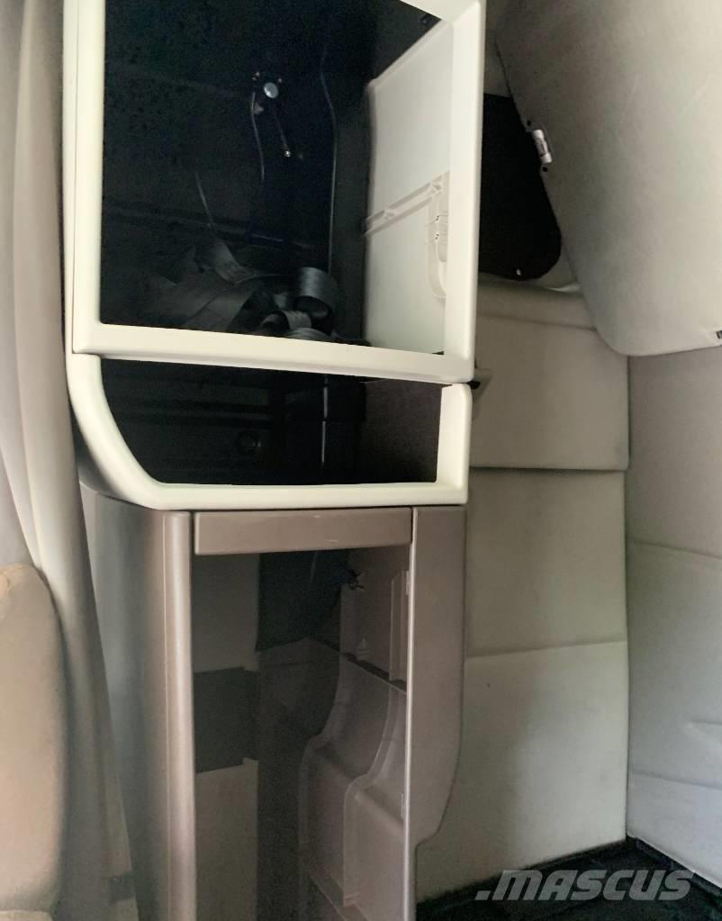 Volvo VNL 42 670 Camiones tractor