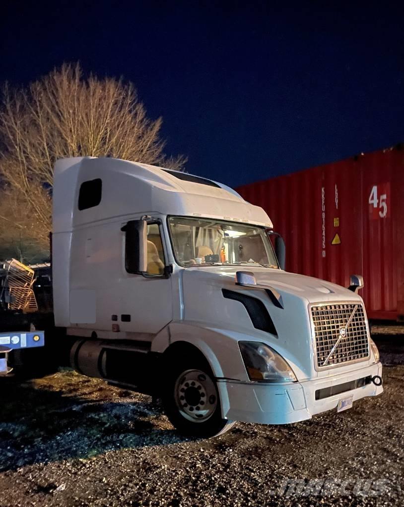 Volvo VNL 42 670 Camiones tractor