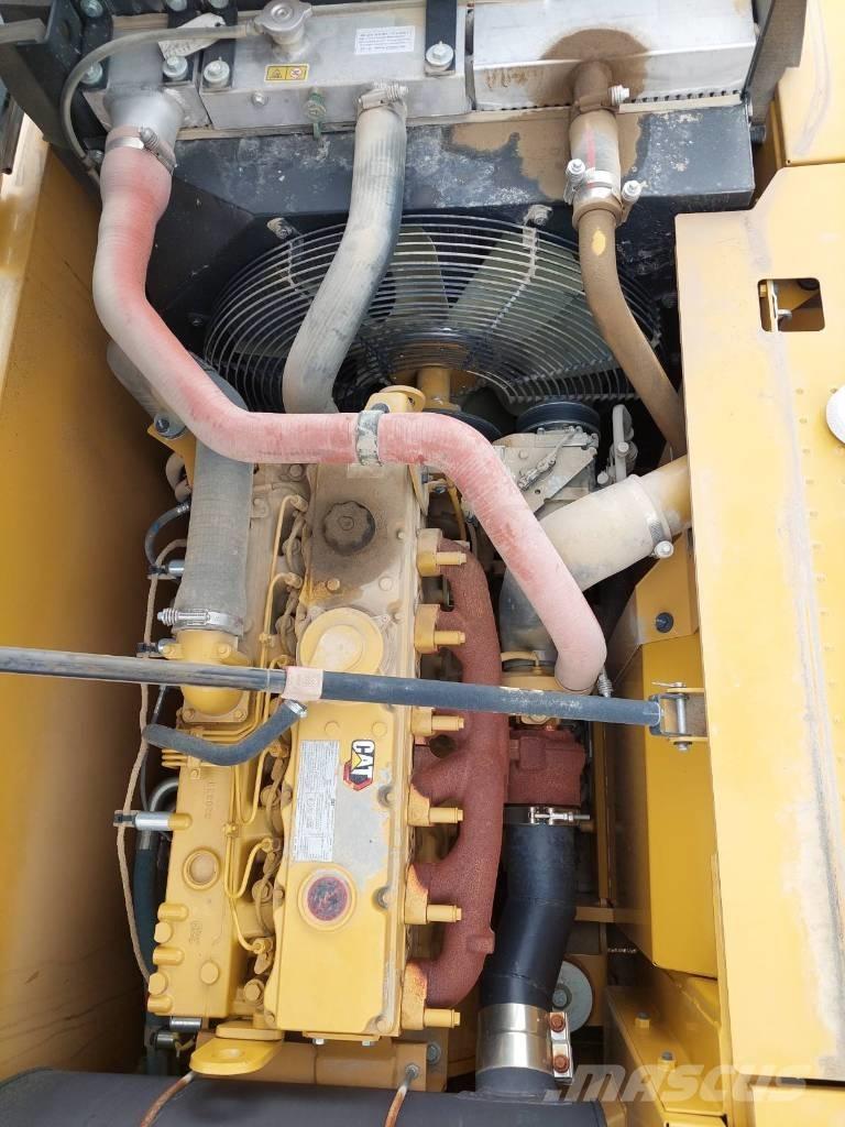 CAT 323D3 Excavadoras sobre orugas