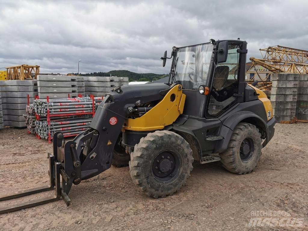 Mecalac AS 700 Cargadoras sobre ruedas