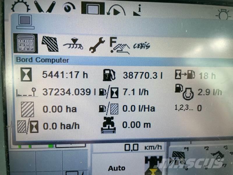 CLAAS ARION 550 Tractores