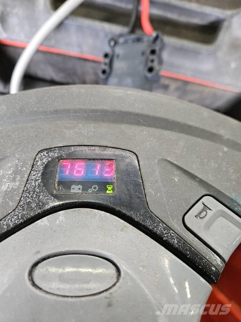 BT LPE250 Montacargas con plataformas de baja elevación