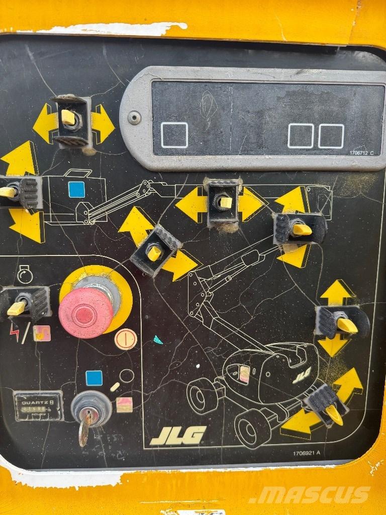 JLG 450 AJ Plataformas con brazo de elevación manual