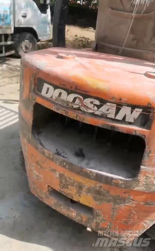 Doosan D30S Camiones diesel