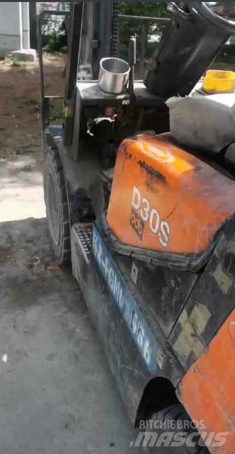 Doosan D30S Camiones diesel