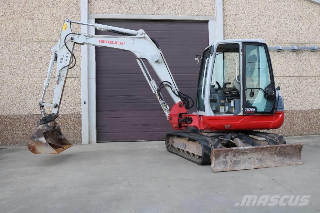 Takeuchi TB 250 Miniexcavadoras