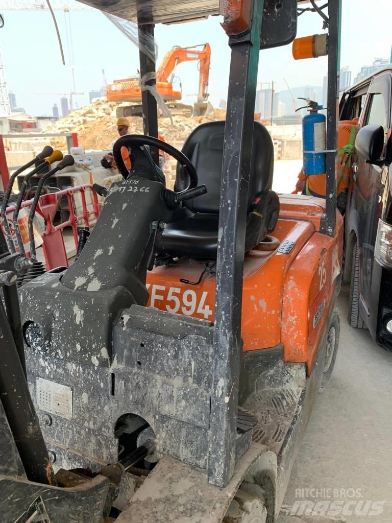 TCM Forklift FD25T4 Camiones diesel