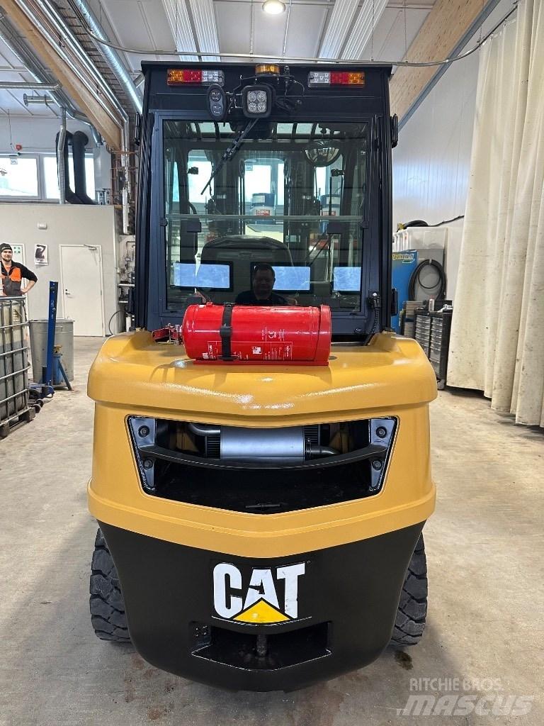 CAT DP35NT Camiones diesel