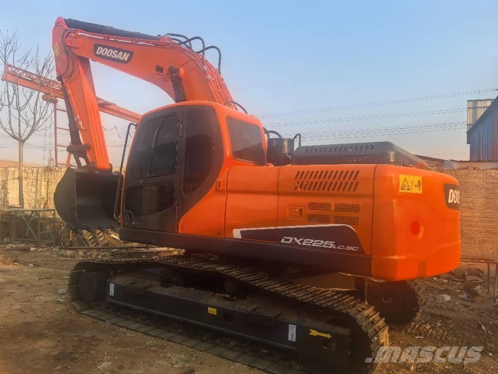Doosan DX 225 LC Excavadoras sobre orugas